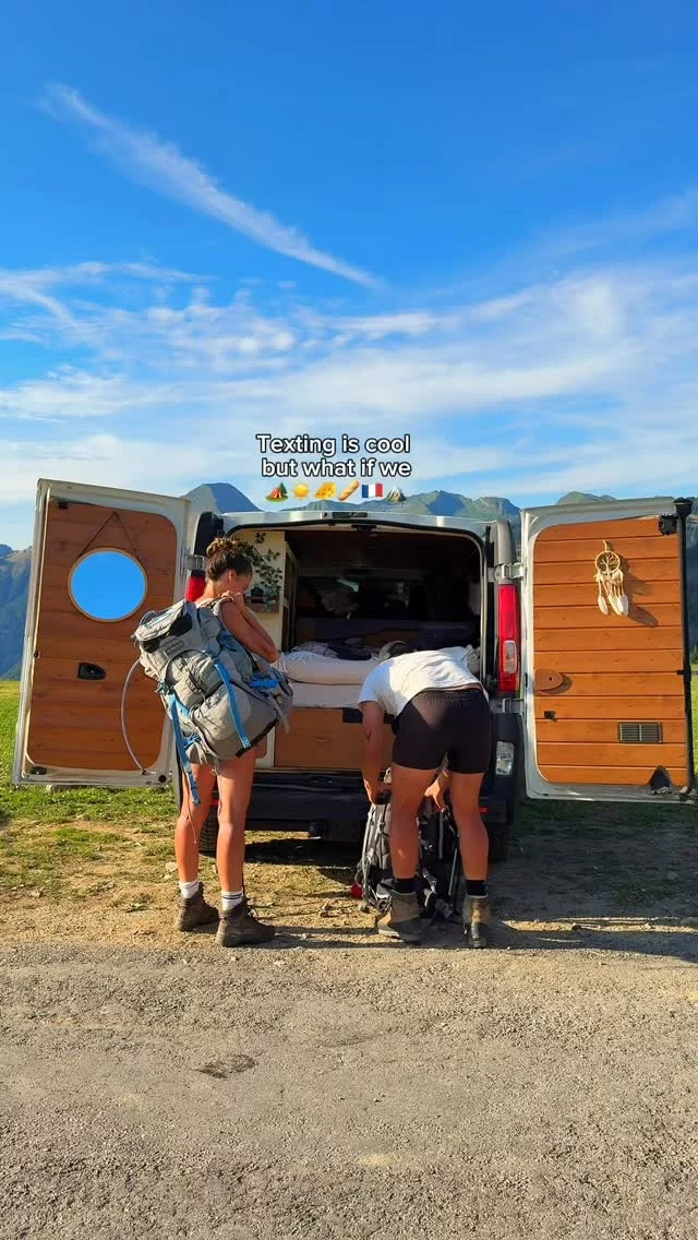 Bivouac + raclette = t’es chaud ? 😍🙌🏕️
On a trouvé la plus belle vue au dessus de Morzine : 📍la pointe de Nyon 🇫🇷
Combien sur /10 pour ce repas ?? 🤭